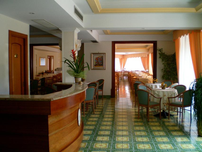 Hotel La Pergoletta SantʼAgata sui Due Golfi Dış mekan fotoğraf