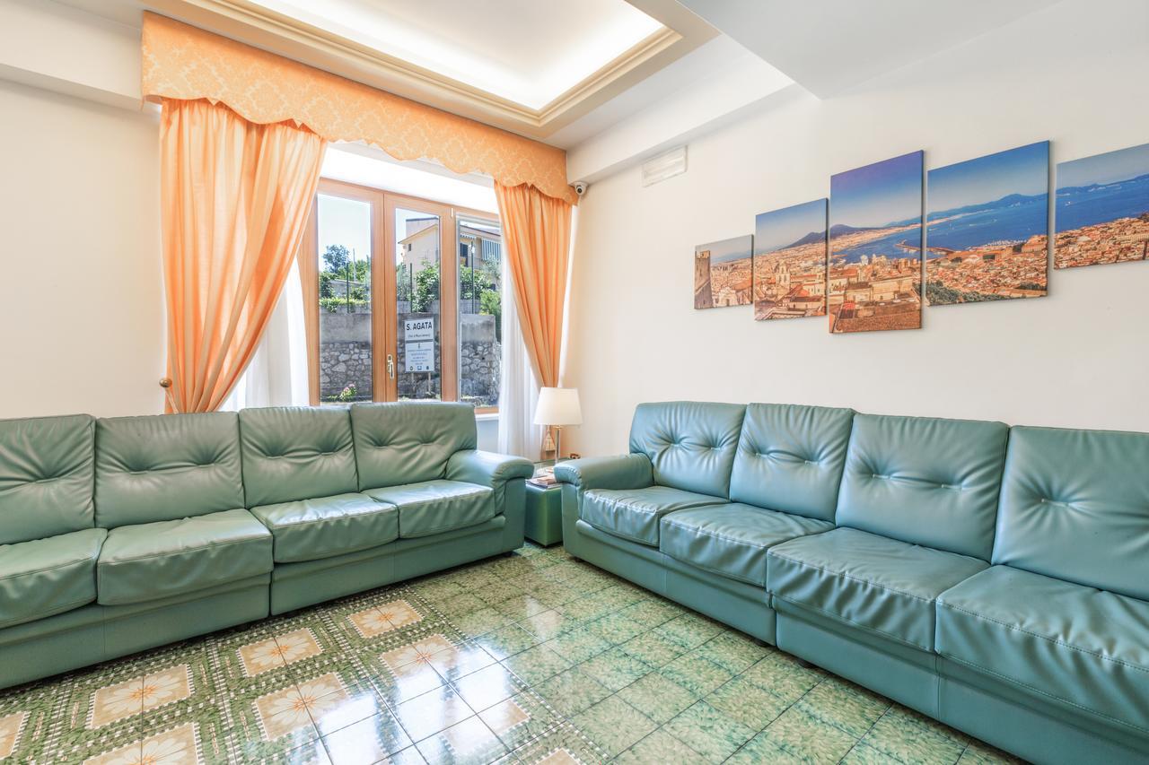 Hotel La Pergoletta SantʼAgata sui Due Golfi Dış mekan fotoğraf