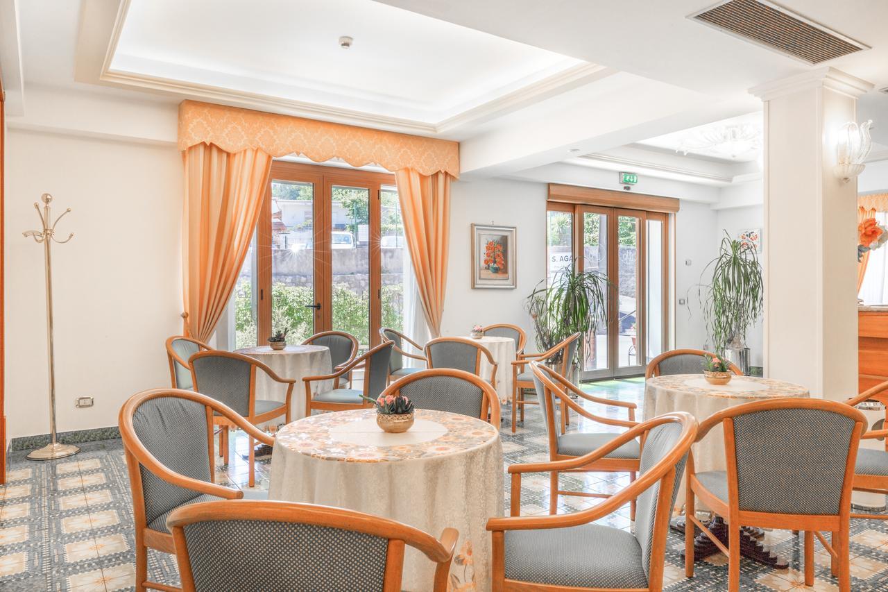 Hotel La Pergoletta SantʼAgata sui Due Golfi Dış mekan fotoğraf