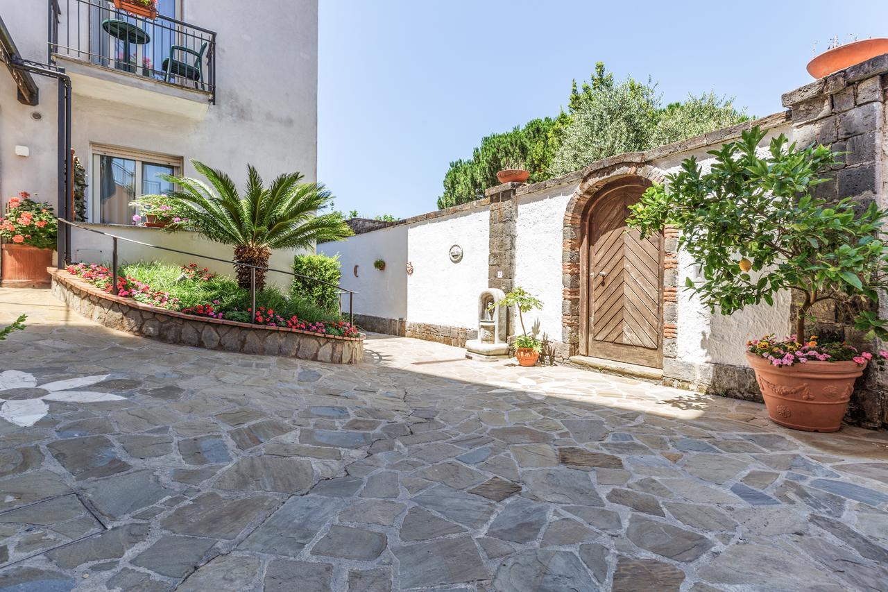 Hotel La Pergoletta SantʼAgata sui Due Golfi Dış mekan fotoğraf